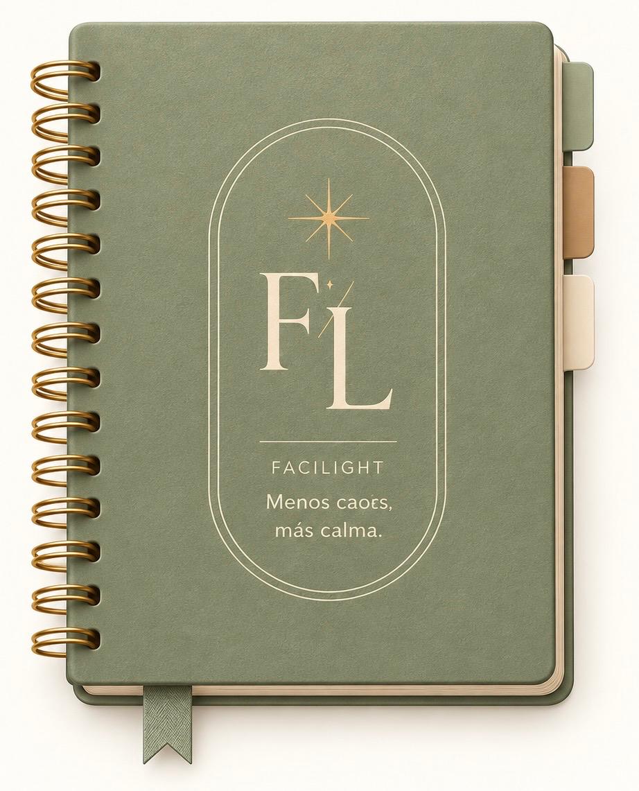 Libreta física de Facilight en verde olivo con espiral dorado